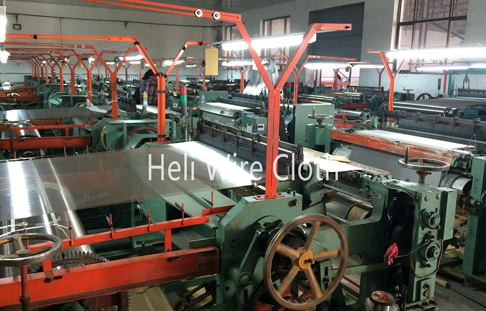 Wire mesh production equipment