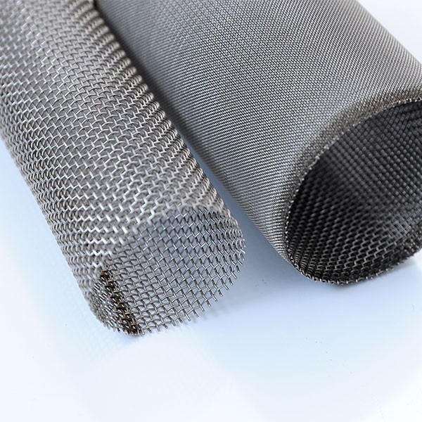 Is the mesh of Welded wire mesh supplier china uniform